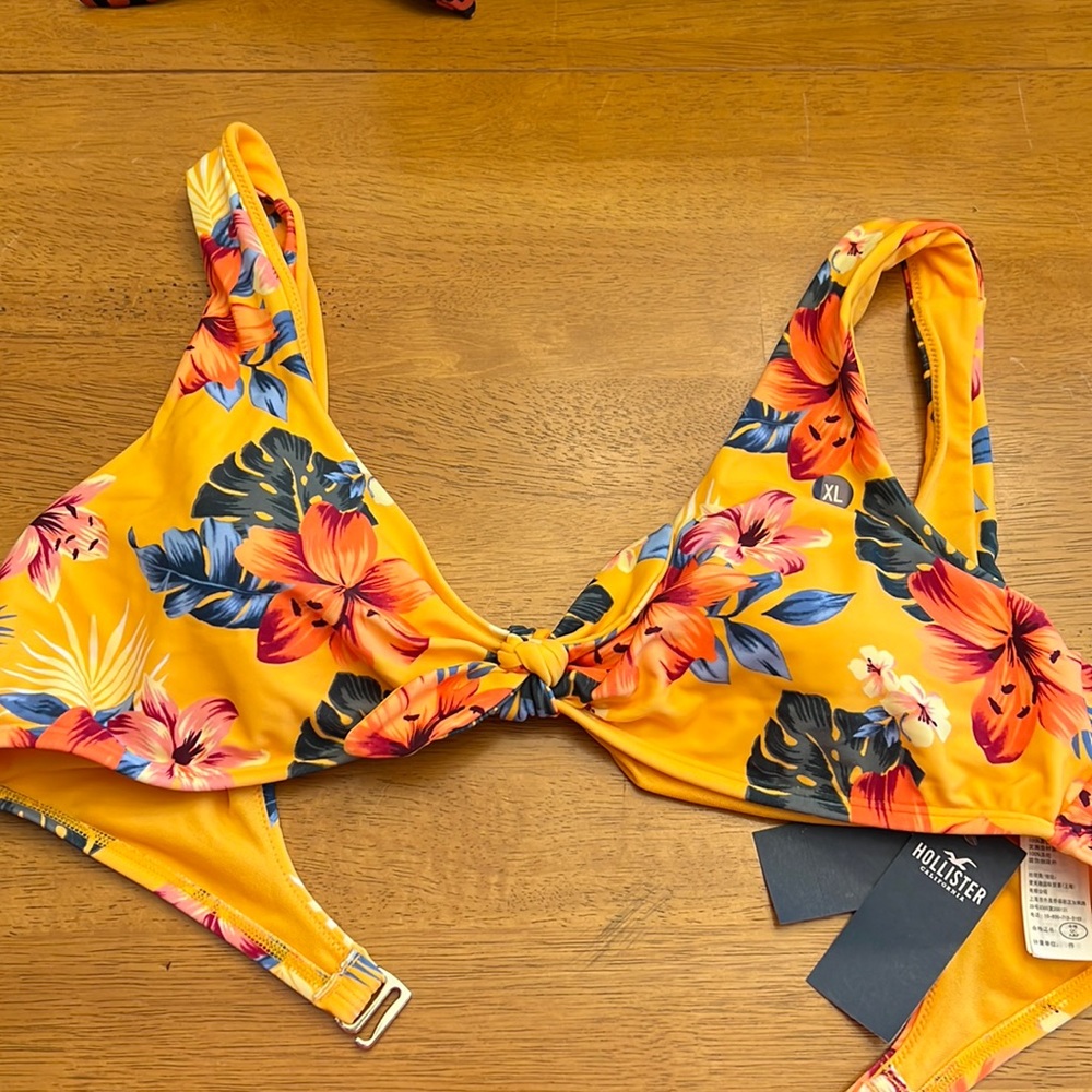 Hollister bikini top